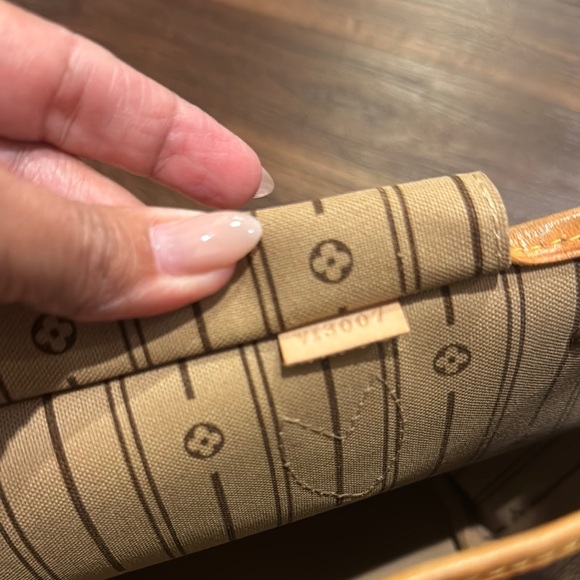 Louis Vuitton Authentic Pre Owned Monogram Neverfull PM Bag W/Dust Bag & COA. - Picture 10 of 16